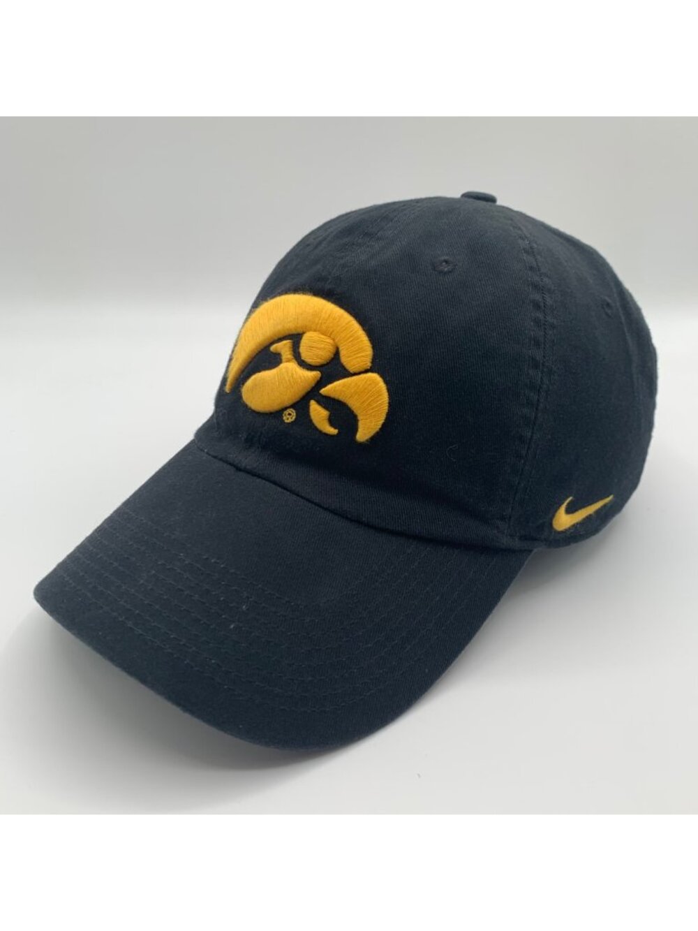 Iowa Hawkeyes NCAA Black Nike Heritage86 Relaxed Fit Strapback Hat